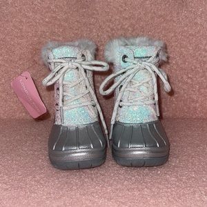 Snow boots London fog